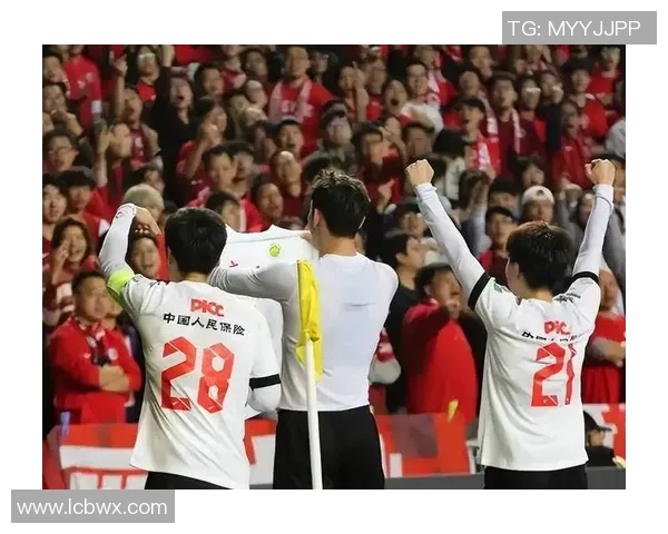 德国球星观看中国足球比赛并发表精彩见解引发热议