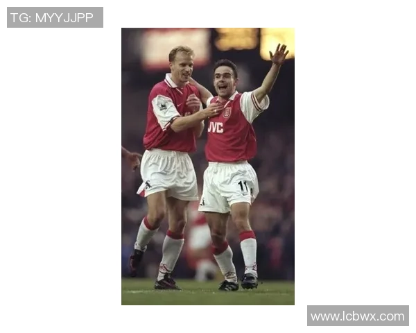 从草根到巨星鲁尼的足球人生传奇与辉煌成就解析 从草根到巨星鲁尼的足球人生传奇与辉煌成就解析